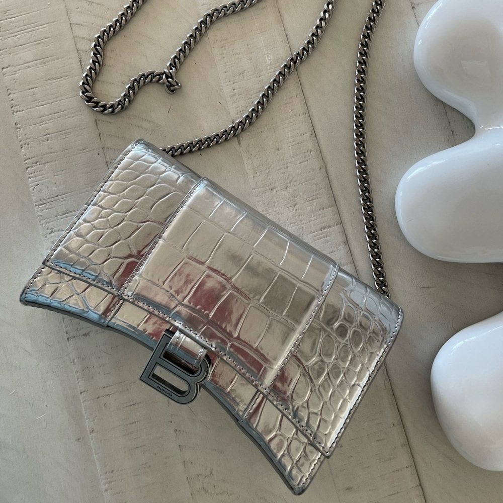 Balenciaga wallet in metallic croc-embossed calf leather.